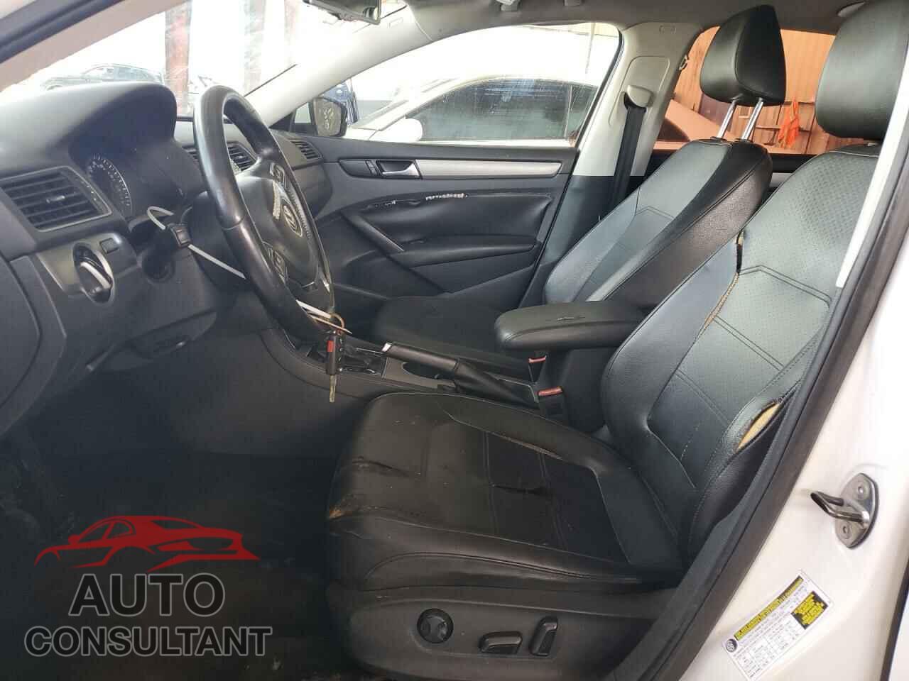 VOLKSWAGEN PASSAT 2014 - 1VWBT7A30EC095809