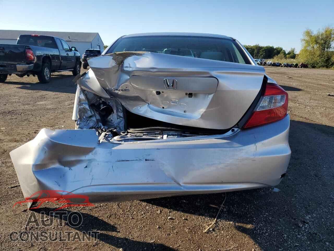HONDA CIVIC 2012 - 2HGFB2F55CH589986