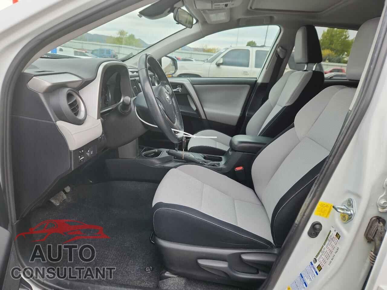 TOYOTA RAV4 2017 - 2T3RFREV5HW564233