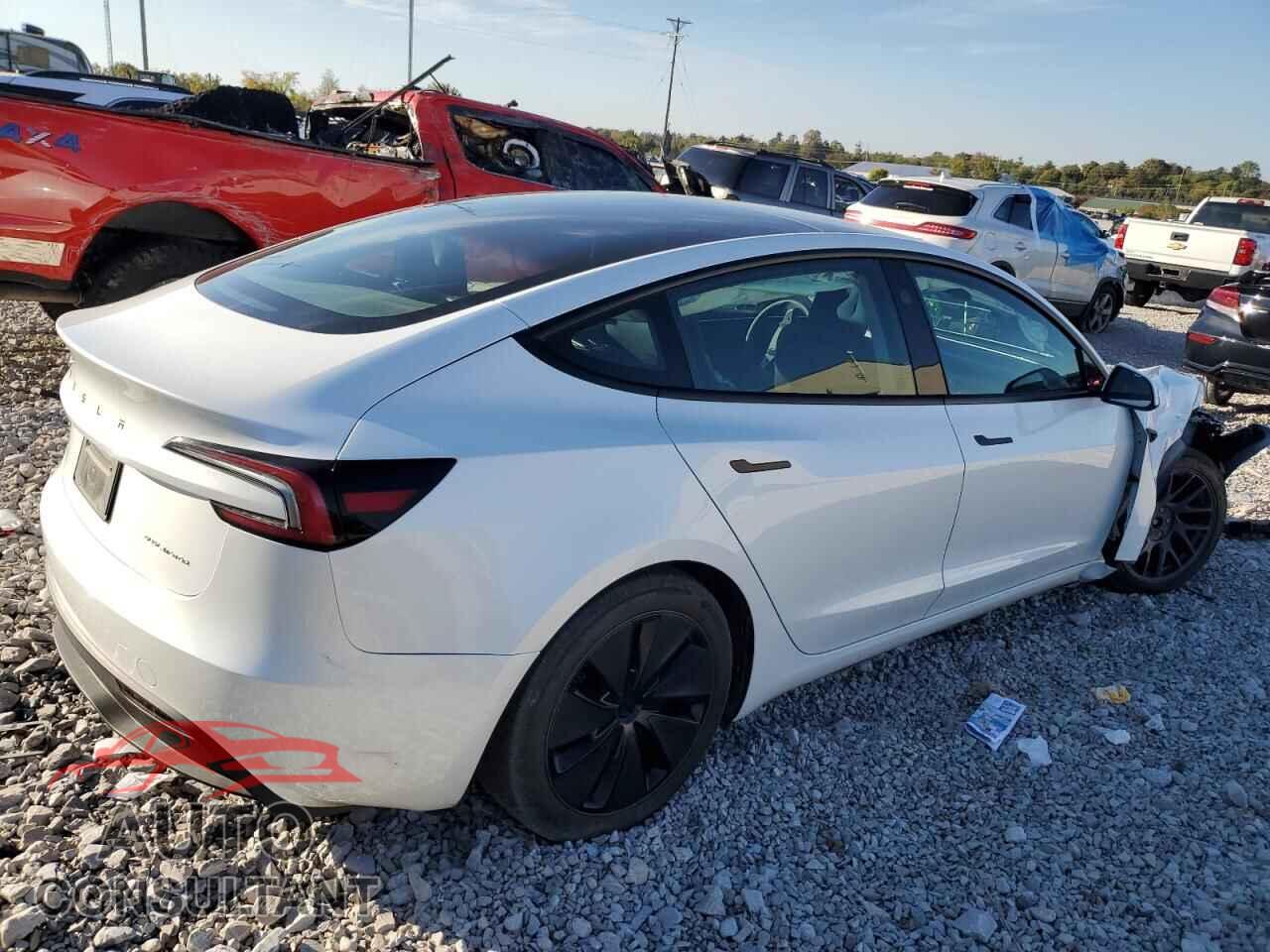 TESLA MODEL 3 2024 - 5YJ3E1EB5RF758543