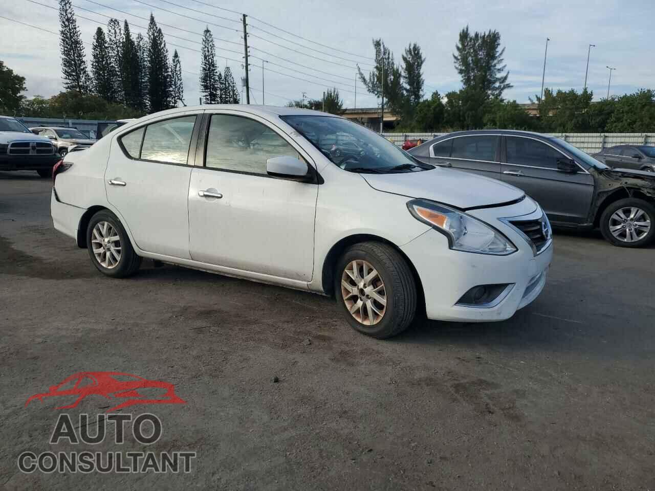 NISSAN VERSA 2017 - 3N1CN7AP1HL856878