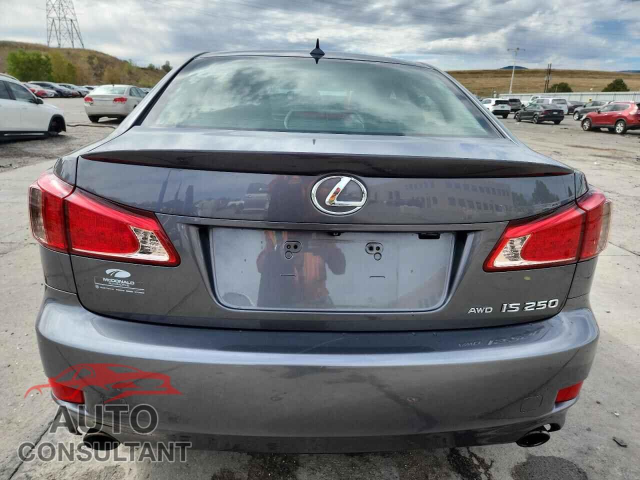 LEXUS IS 2012 - JTHCF5C26C5056178