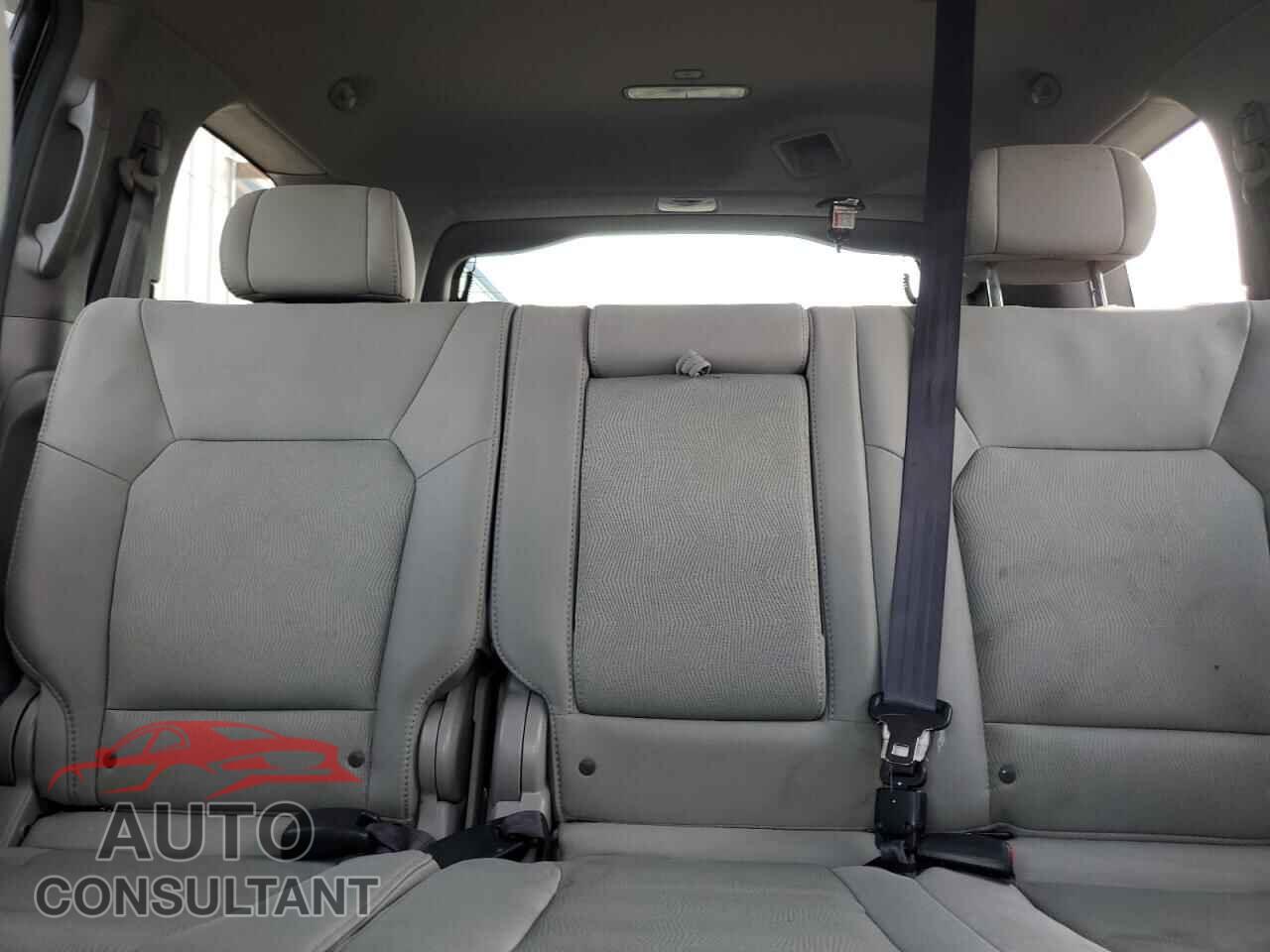 HONDA PILOT 2011 - 5FNYF3H25BB002677