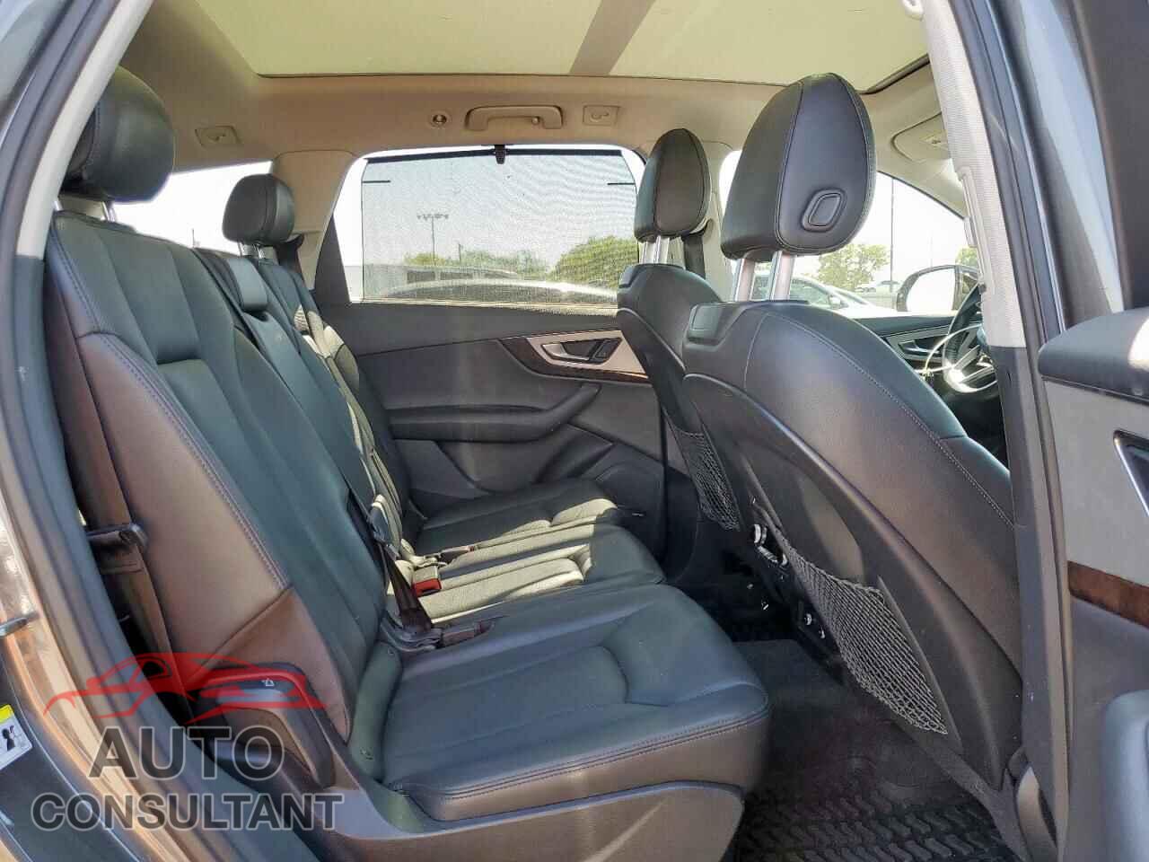 AUDI Q7 2019 - WA1LHAF71KD034485