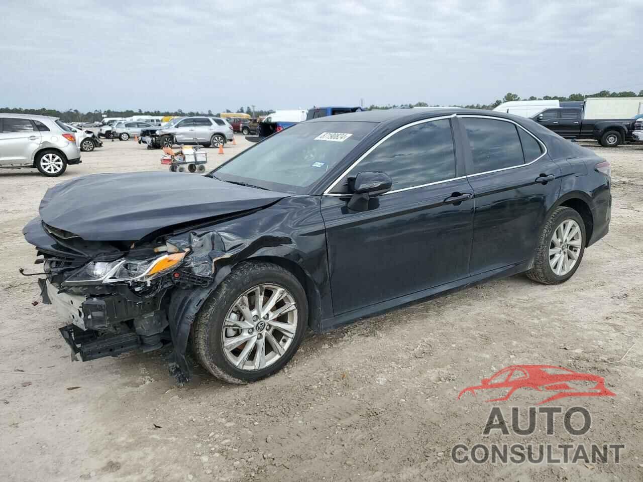 TOYOTA CAMRY 2022 - 4T1C11AK5NU669781