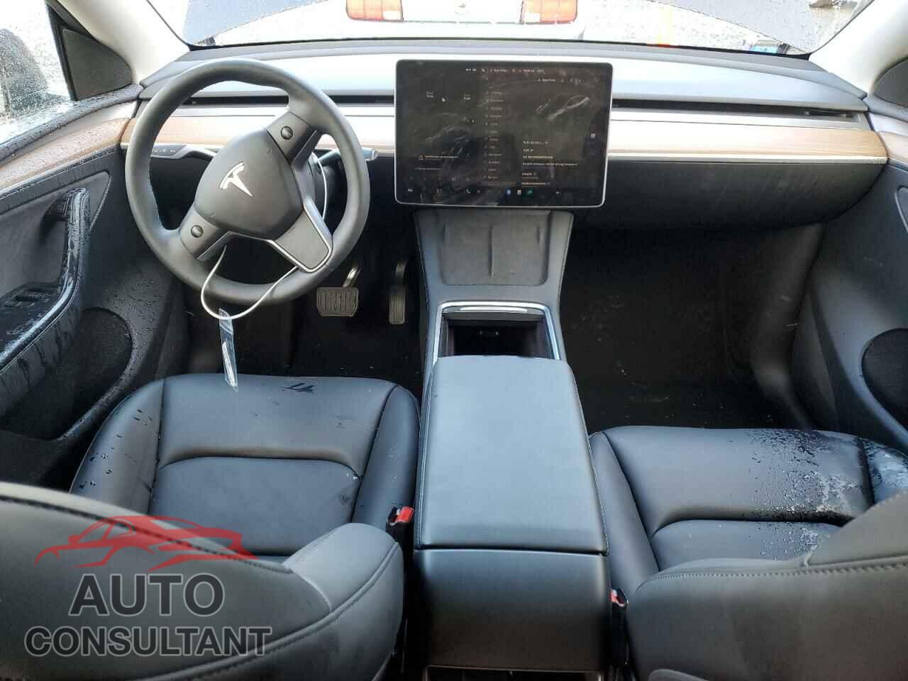 TESLA MODEL Y 2024 - 7SAYGDED9RF003935