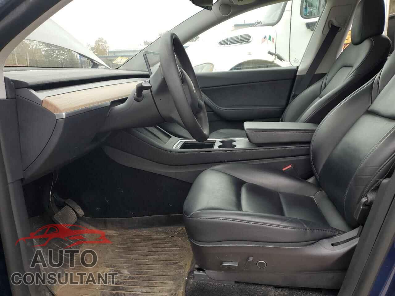TESLA MODEL Y 2021 - 5YJYGAEE2MF225357