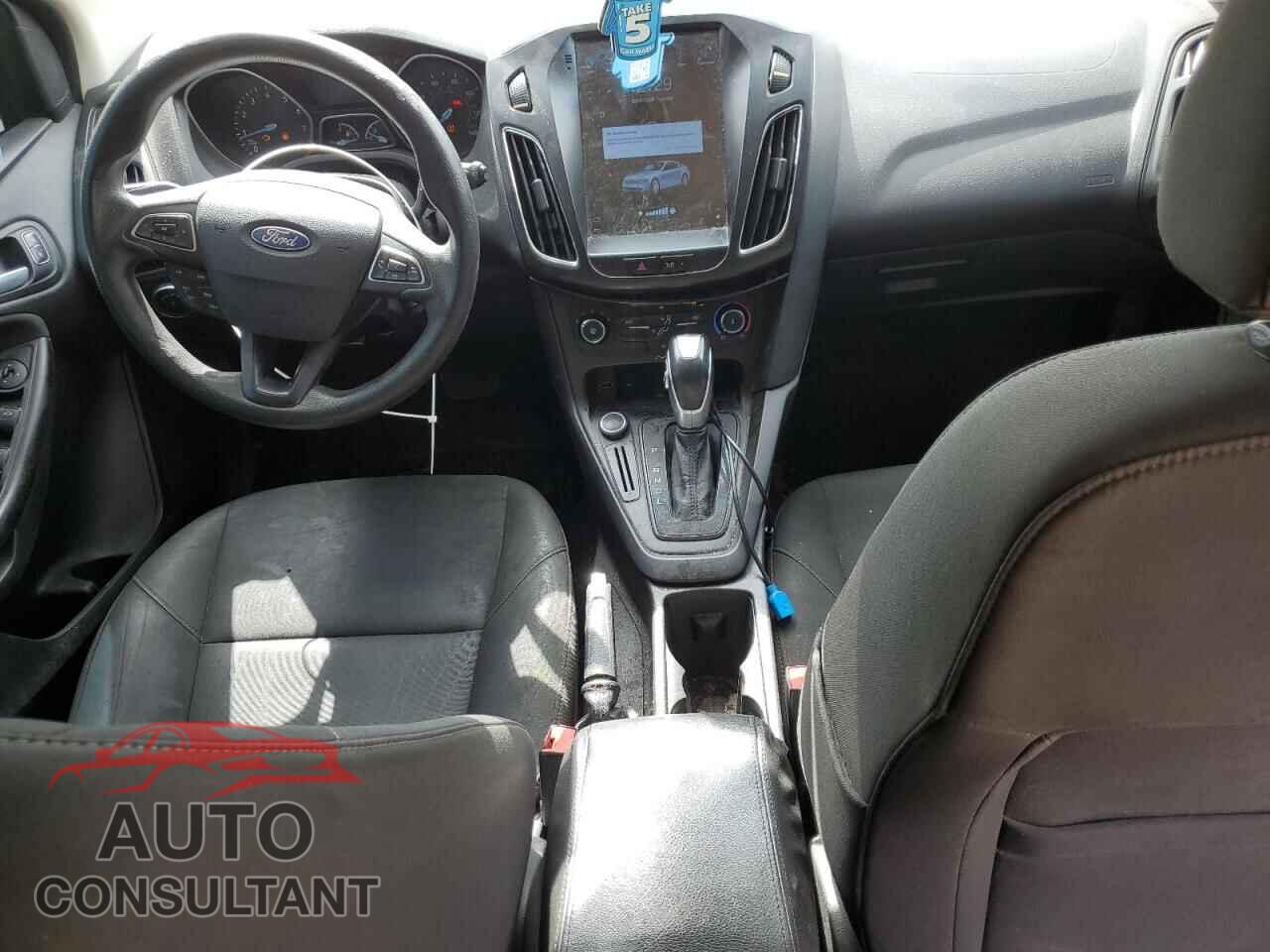 FORD FOCUS 2015 - 1FADP3K24FL307021