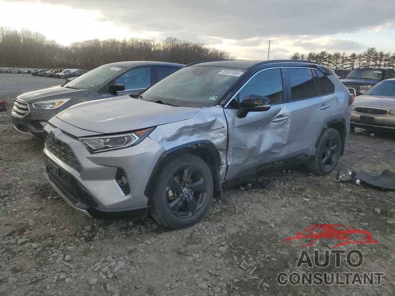 TOYOTA RAV4 2020 - JTMEWRFV9LJ030348