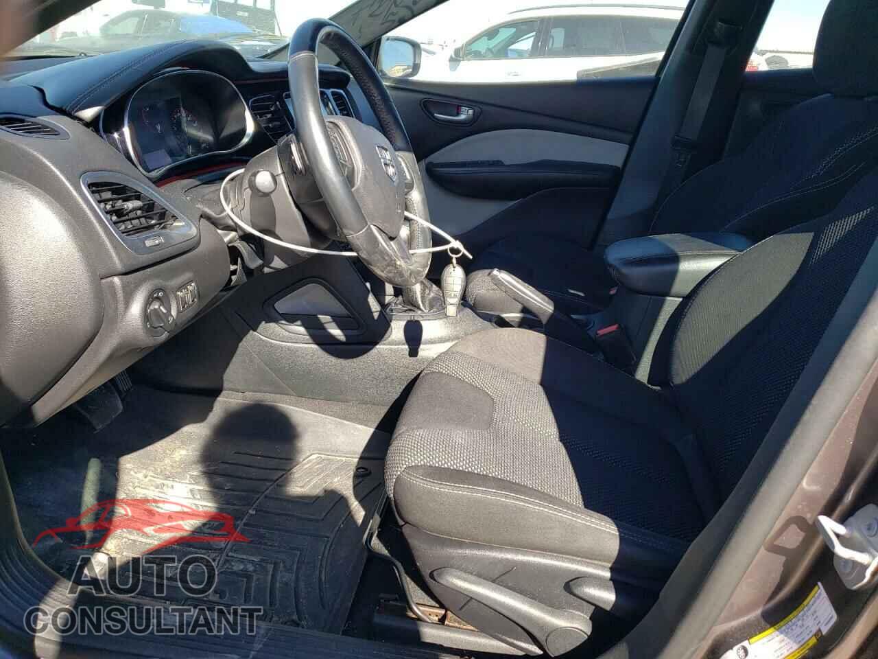 DODGE DART 2015 - 1C3CDFBB7FD405992