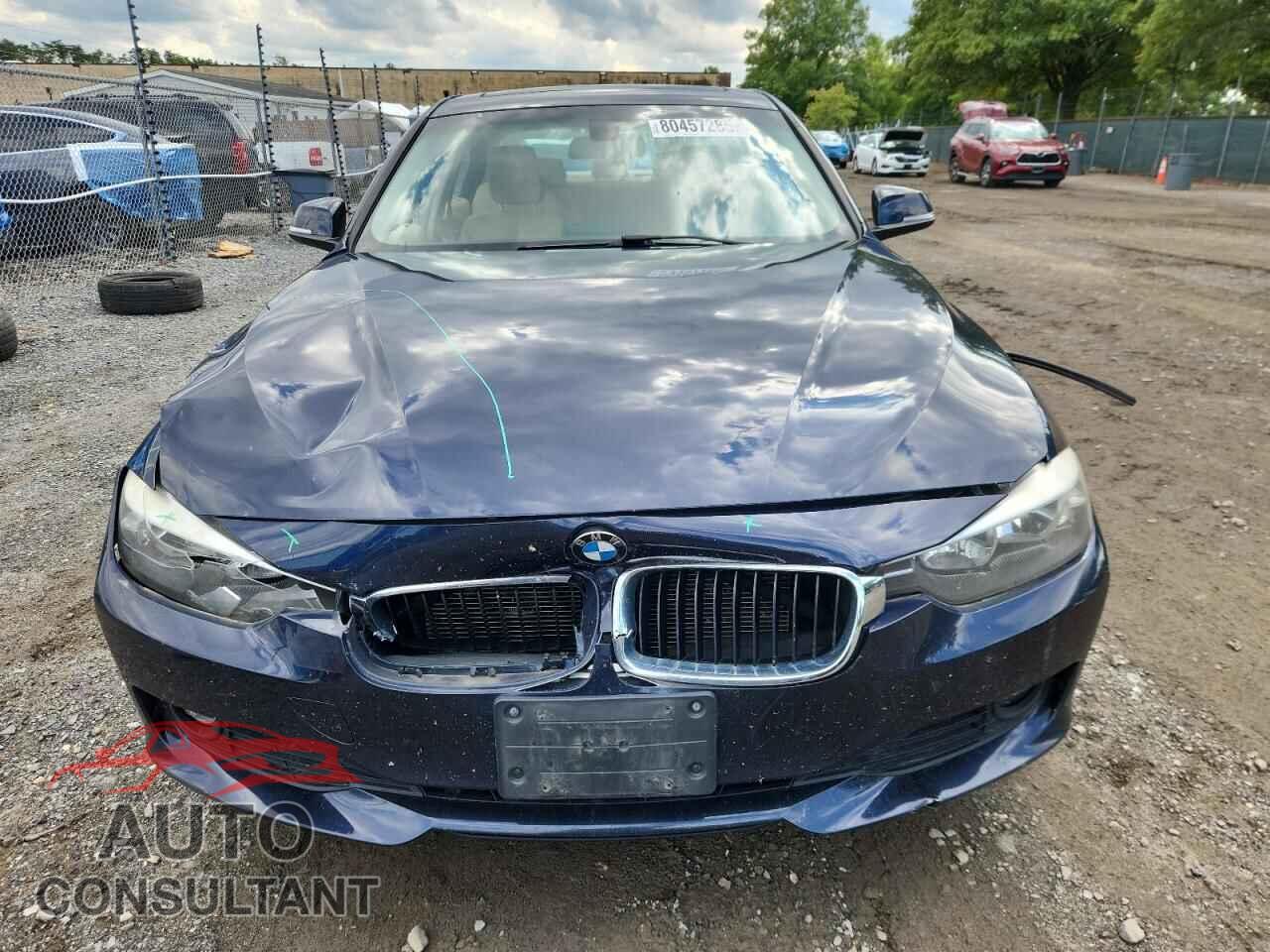 BMW 3 SERIES 2013 - WBA3C3C58DF981451