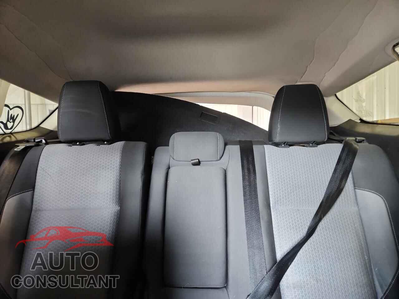 FORD ESCAPE 2017 - 1FMCU0GD8HUC09402