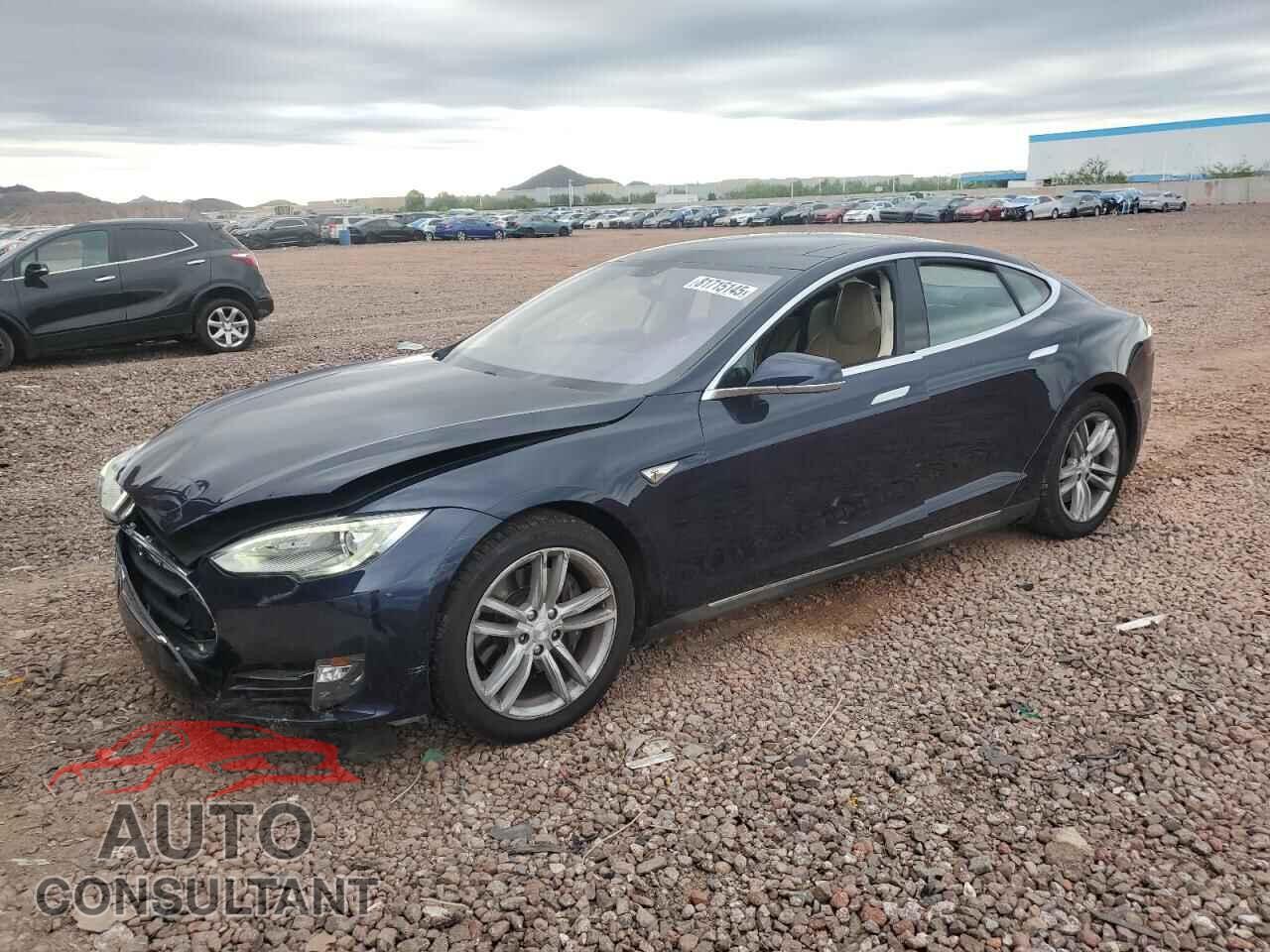 TESLA MODEL S 2013 - 5YJSA1DN9DFP27565