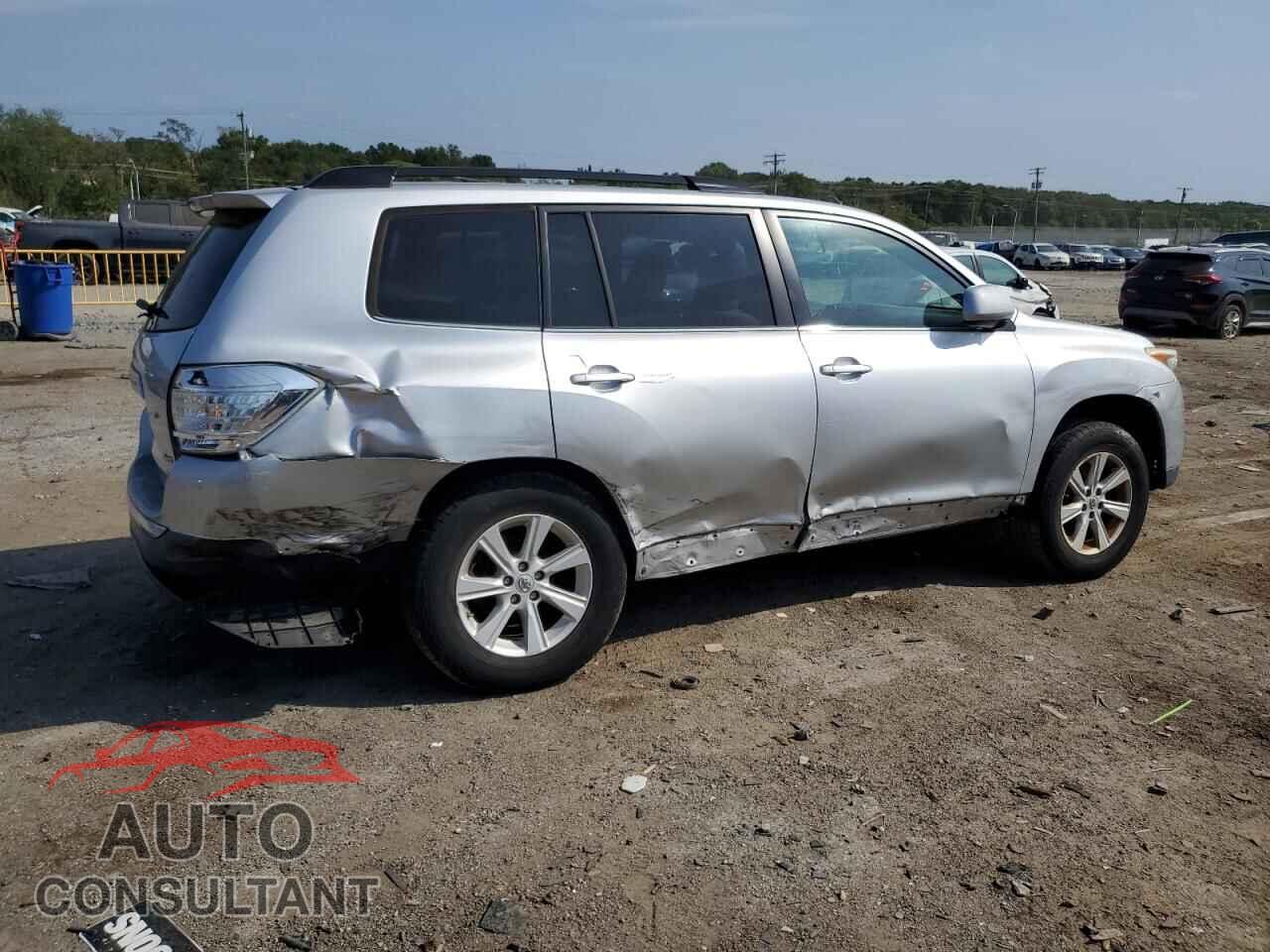 TOYOTA HIGHLANDER 2013 - 5TDBK3EH8DS266372