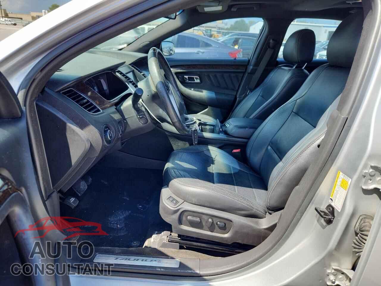 FORD TAURUS 2017 - 1FAHP2F82HG116509