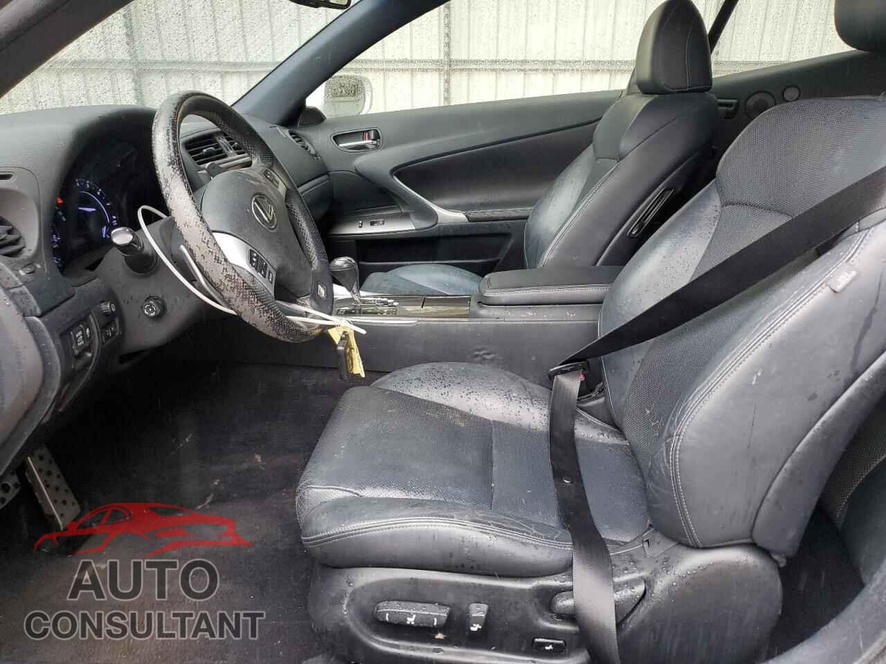 LEXUS IS 2015 - JTHFF2C25F2532714