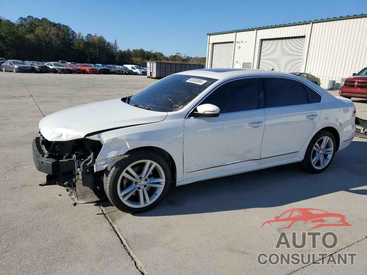 VOLKSWAGEN PASSAT 2015 - 1VWCV7A37FC033601