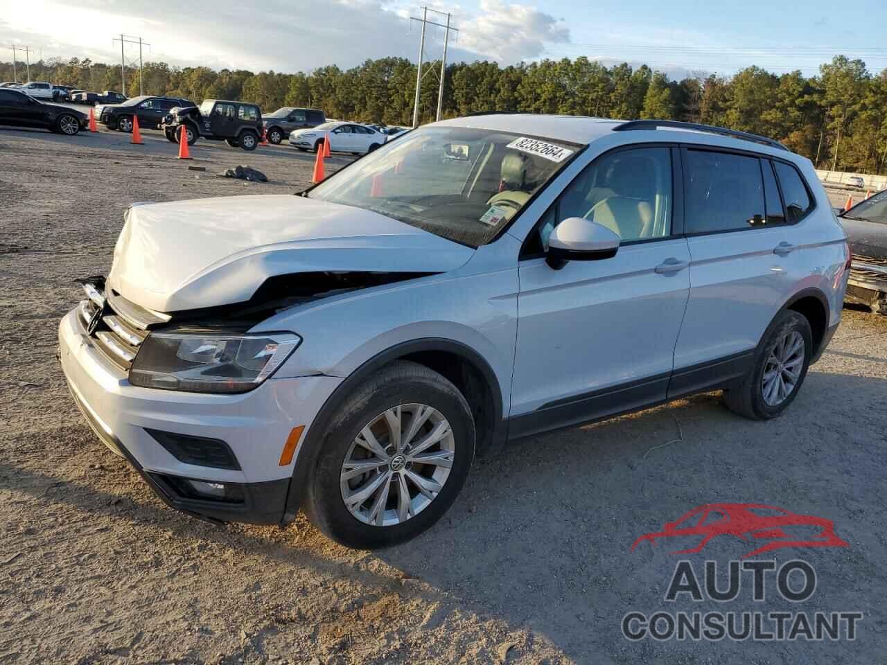 VOLKSWAGEN TIGUAN 2018 - 3VV1B7AX4JM013482