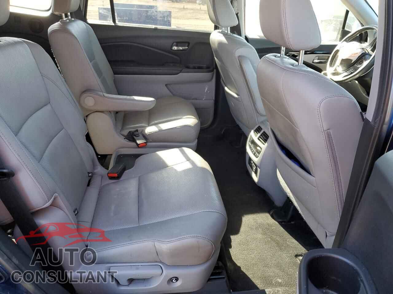 HONDA PILOT 2017 - 5FNYF6H07HB100652