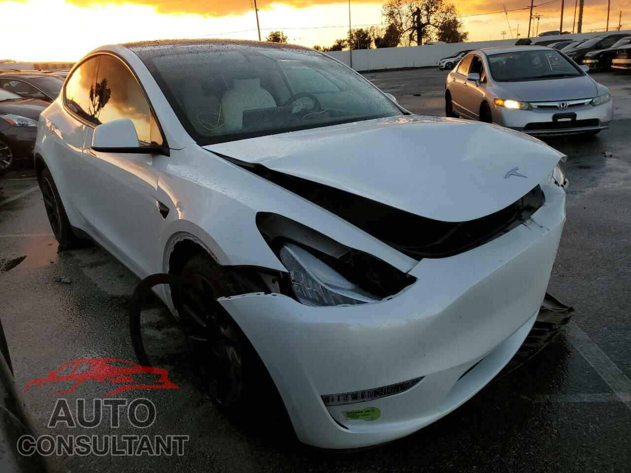TESLA MODEL Y 2022 - 7SAYGDEE6NF324821