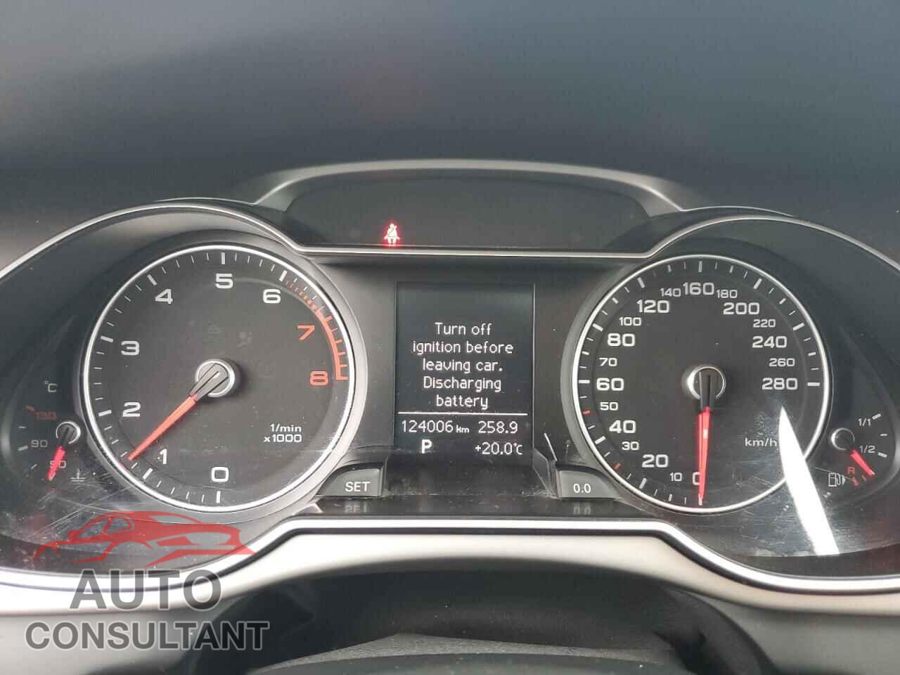 AUDI A4 2013 - WAUAFCFL7DN045271