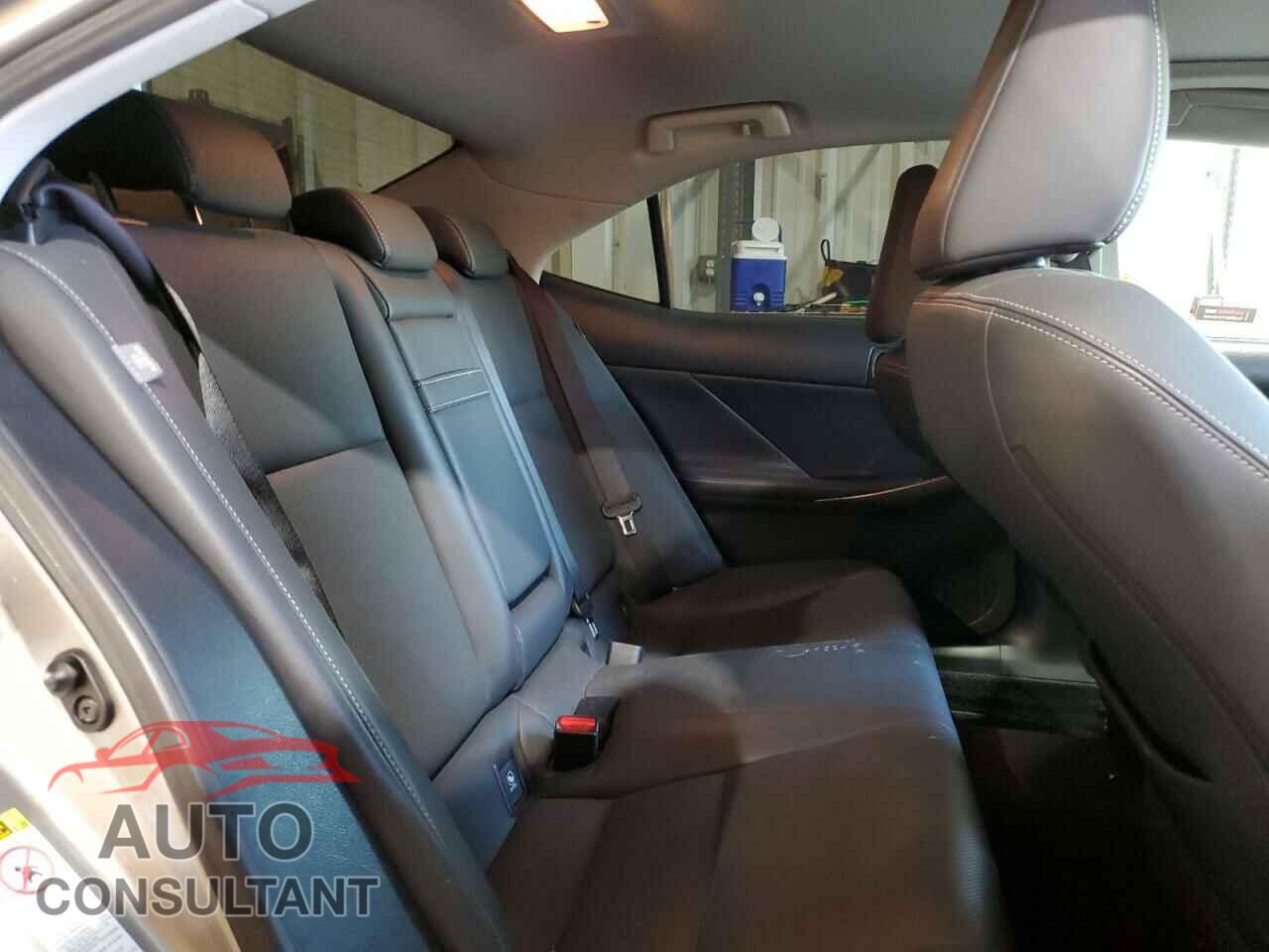 LEXUS IS 2014 - JTHBF1D2XE5038403