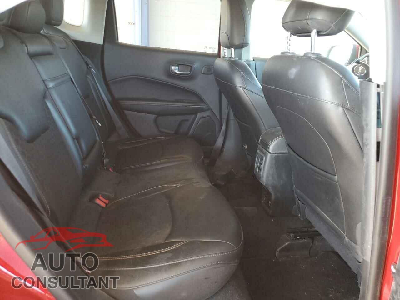 JEEP COMPASS 2018 - 3C4NJDBB0JT200308