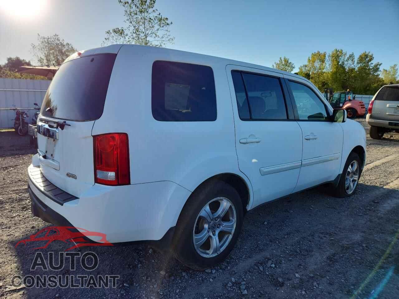 HONDA PILOT 2015 - 5FNYF4H46FB064022