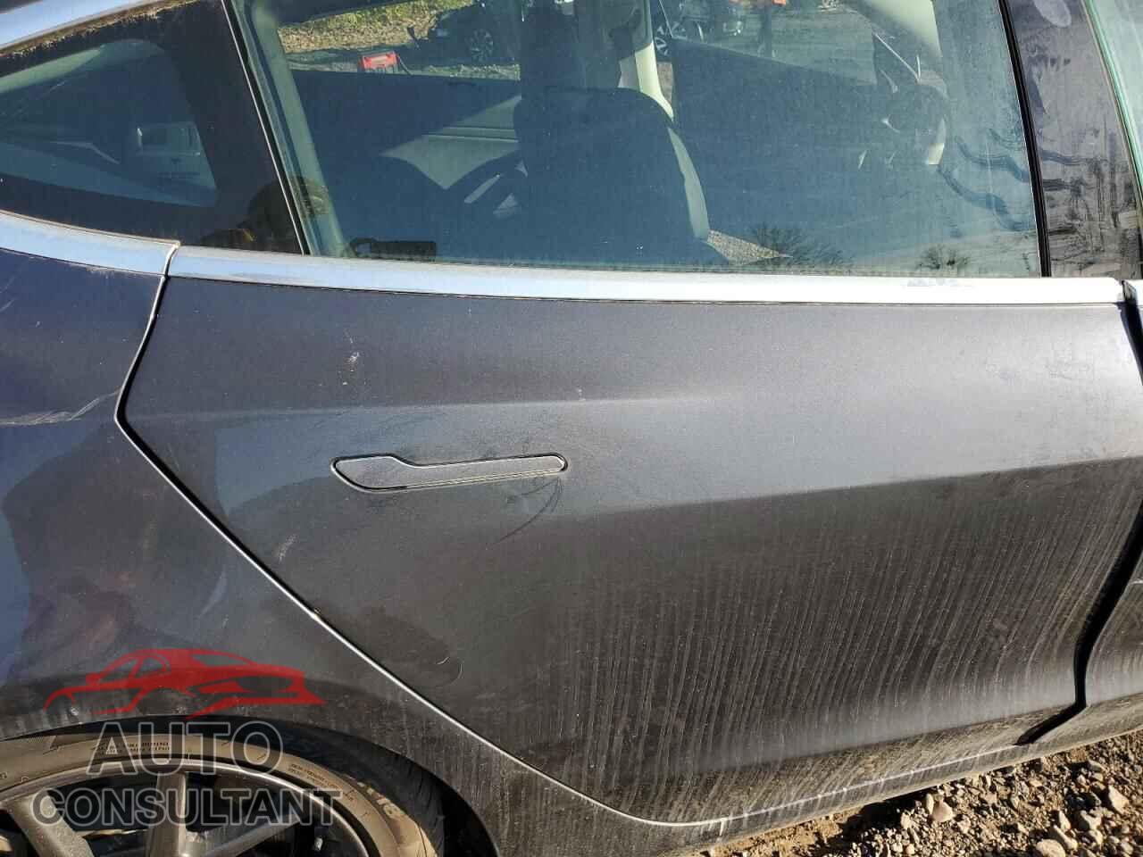 TESLA MODEL 3 2019 - 5YJ3E1EB2KF452101