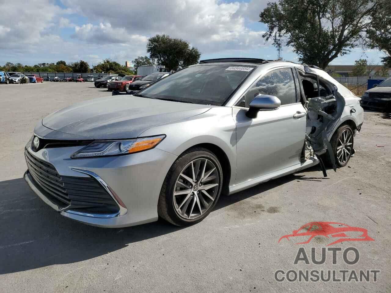 TOYOTA CAMRY 2023 - 4T1F11AK3PU147795