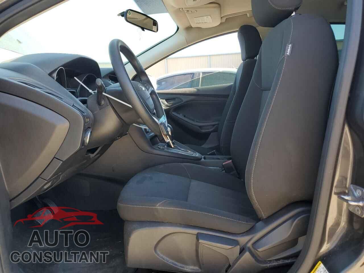 FORD FOCUS 2015 - 1FADP3E25FL384766