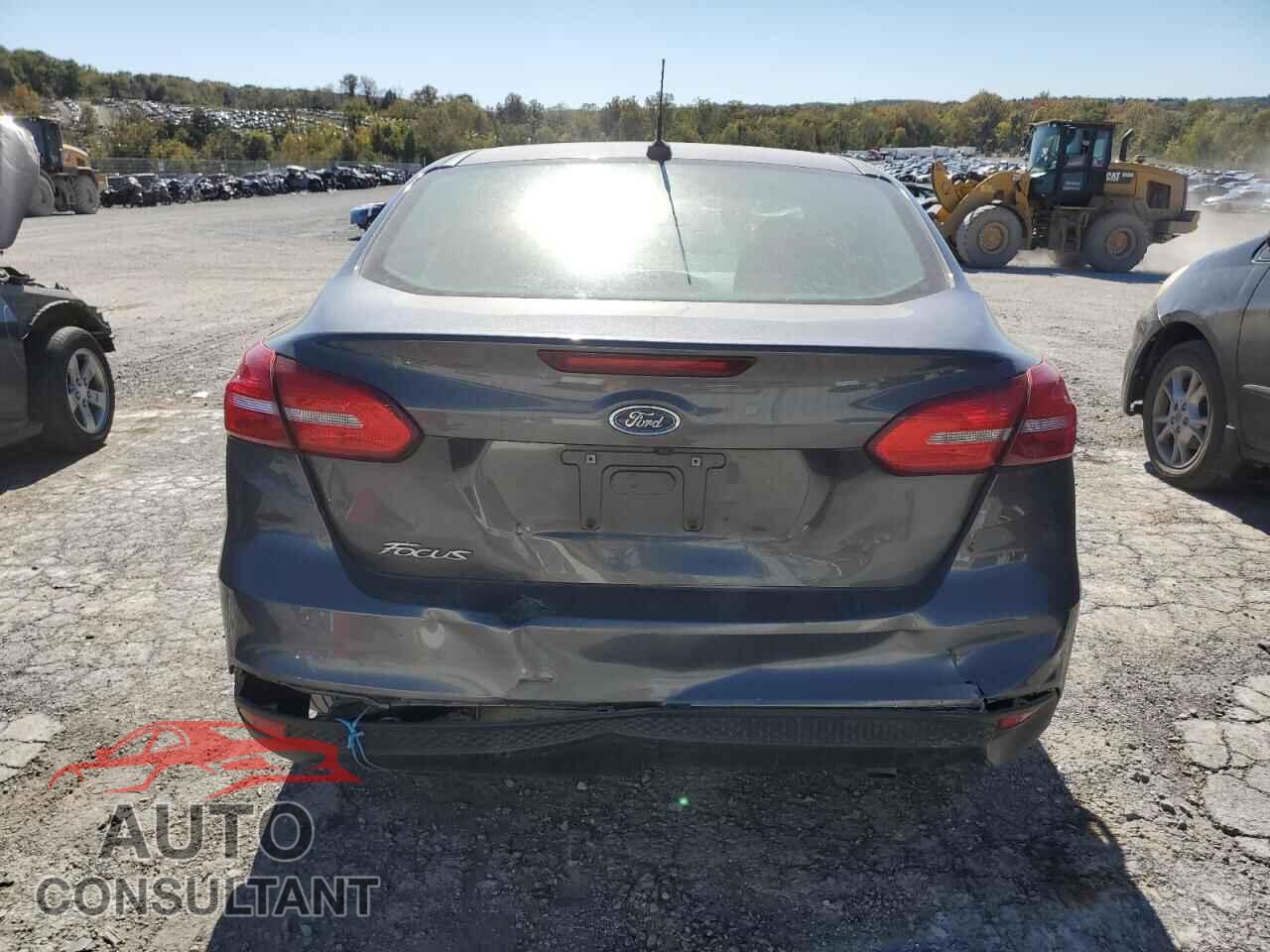 FORD FOCUS 2017 - 1FADP3E27HL218624