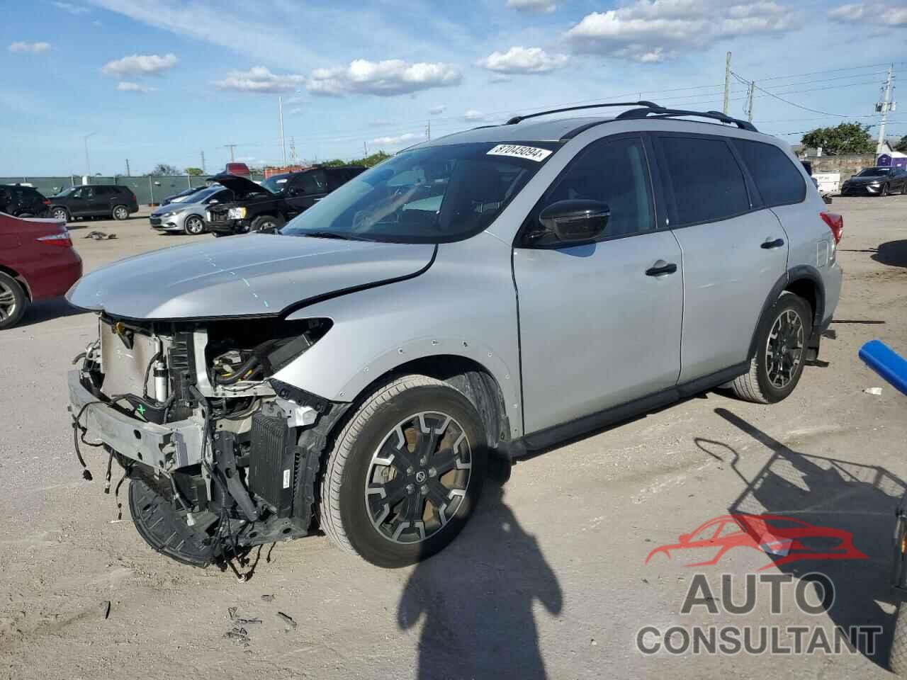 NISSAN PATHFINDER 2019 - 5N1DR2MN5KC629923