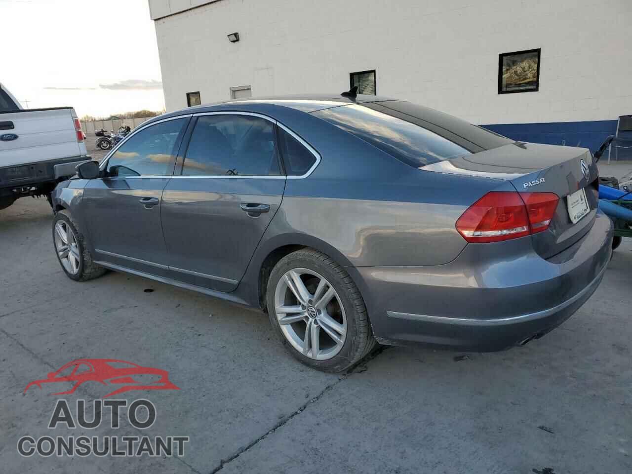 VOLKSWAGEN PASSAT 2014 - 1VWCN7A32EC066715