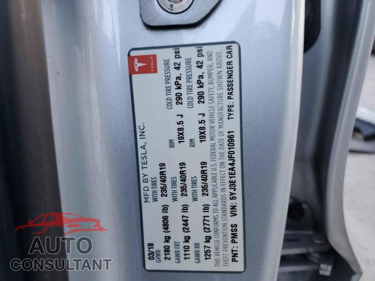 TESLA MODEL 3 2018 - 5YJ3E1EA4JF010961