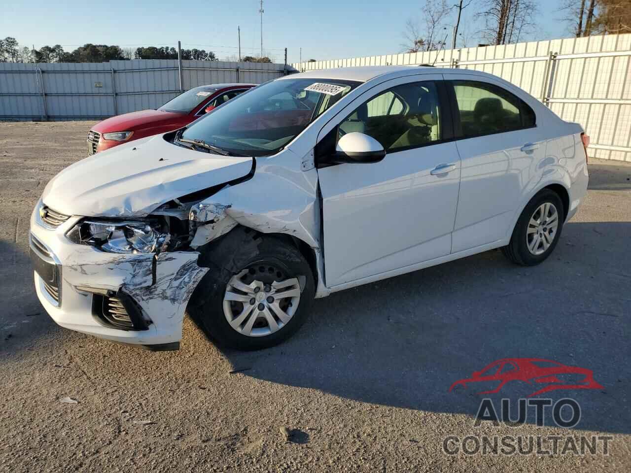 CHEVROLET SONIC 2018 - 1G1JB5SH8J4121988