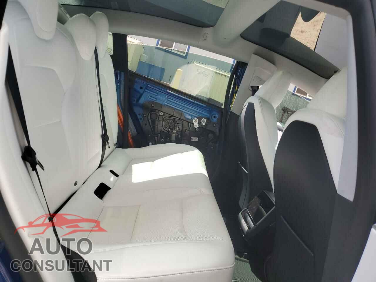 TESLA MODEL 3 2024 - 5YJ3E1EA4RF798460