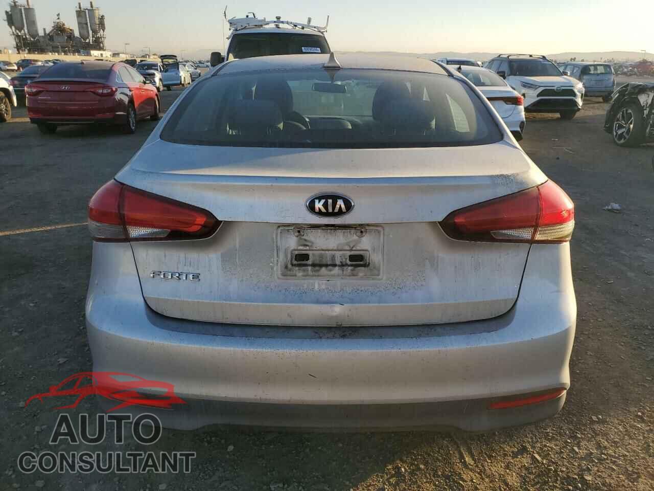 KIA FORTE 2017 - 3KPFL4A79HE117518