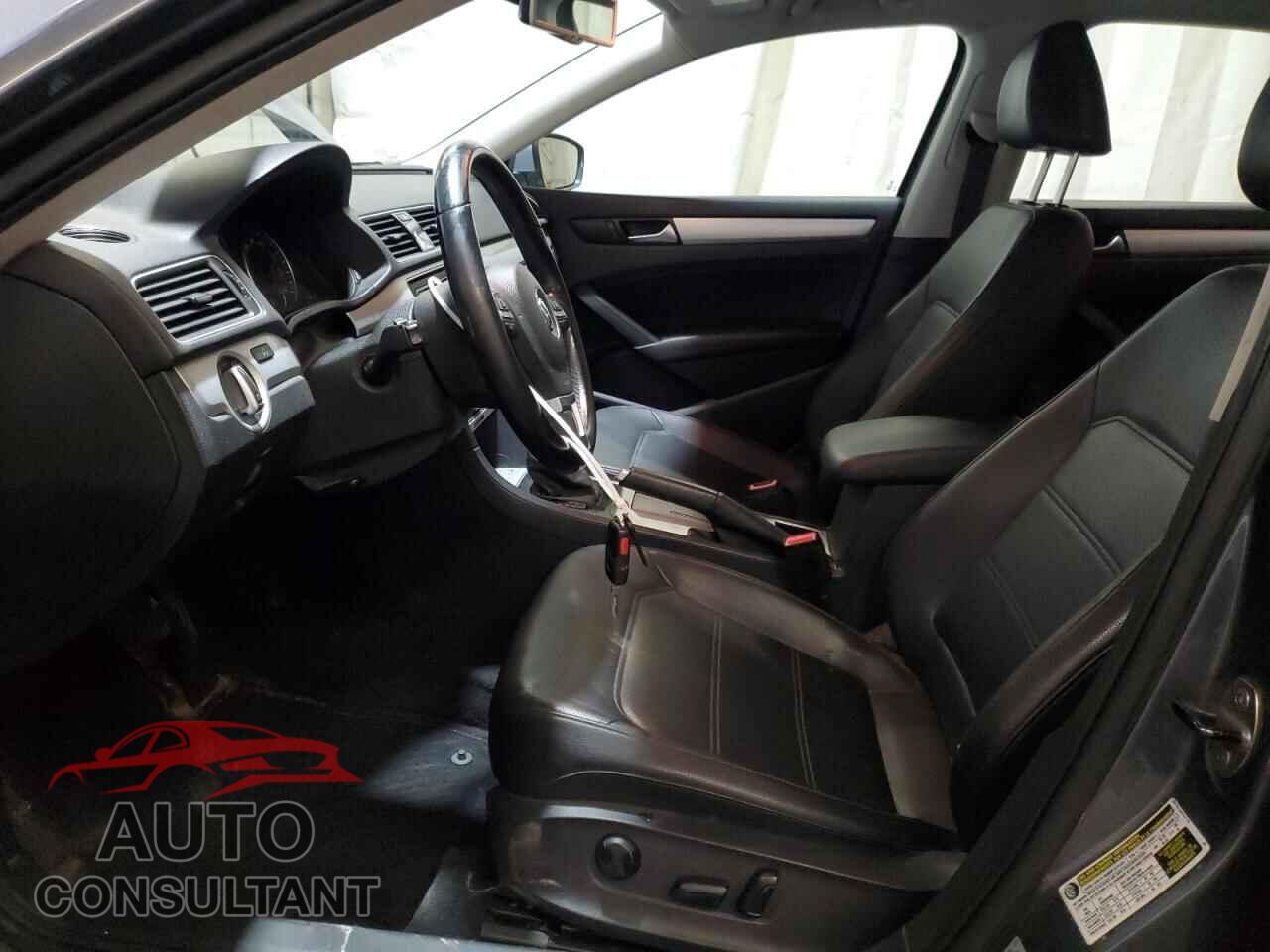 VOLKSWAGEN PASSAT 2012 - 1VWBP7A30CC045574