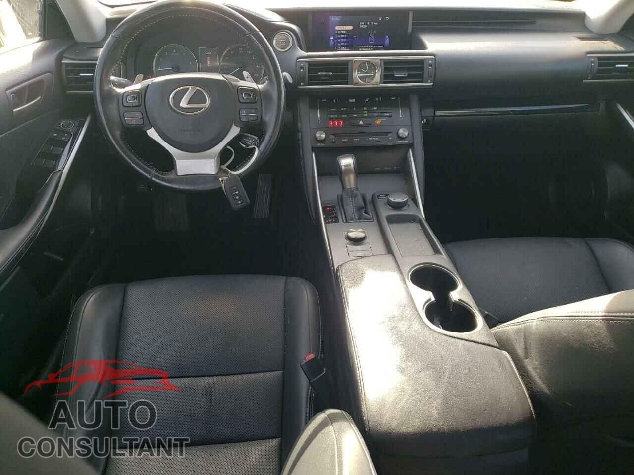 LEXUS IS 2017 - JTHBA1D2XH5053549