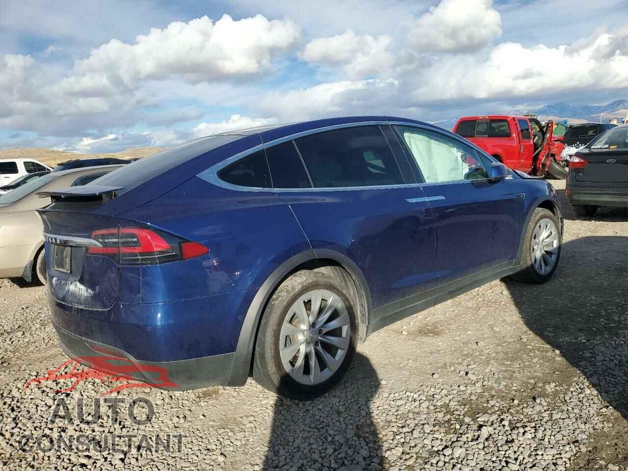 TESLA MODEL X 2018 - 5YJXCAE29JF140945