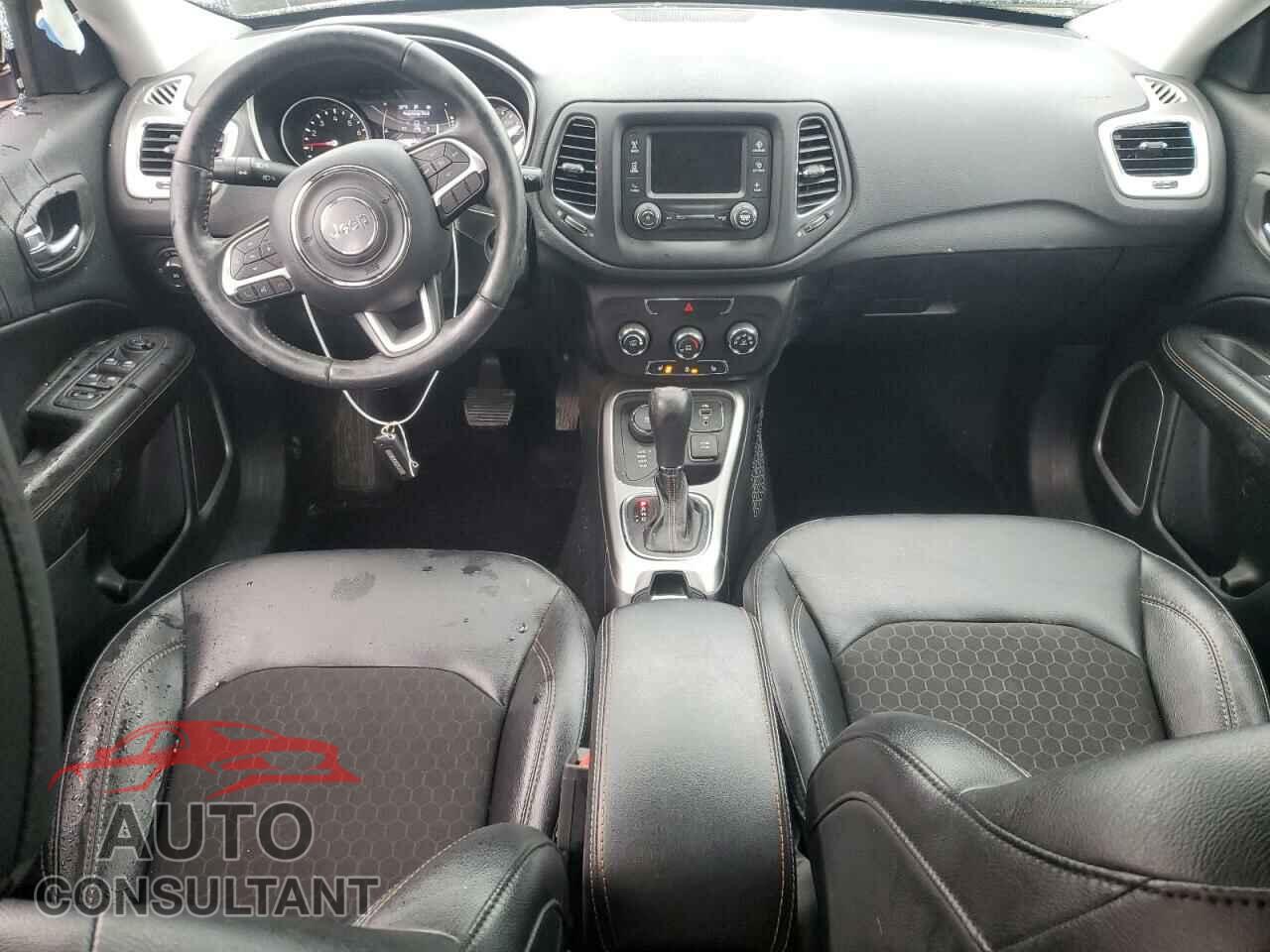 JEEP COMPASS 2018 - 3C4NJDBB8JT480124