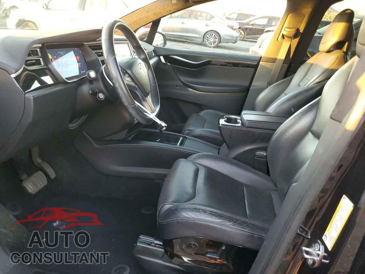 TESLA MODEL X 2016 - 5YJXCAE21GF014443