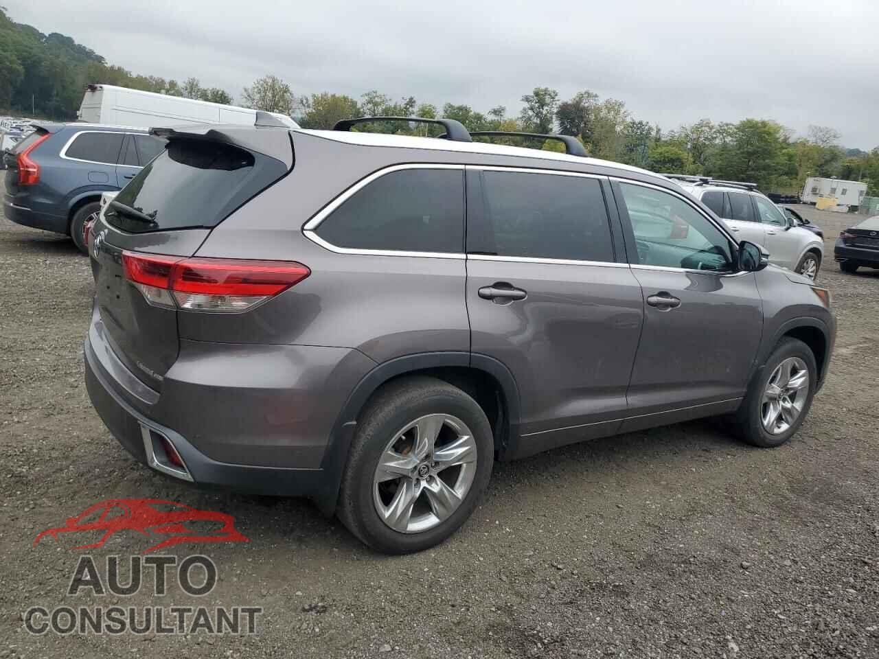 TOYOTA HIGHLANDER 2019 - 5TDDZRFH5KS949357