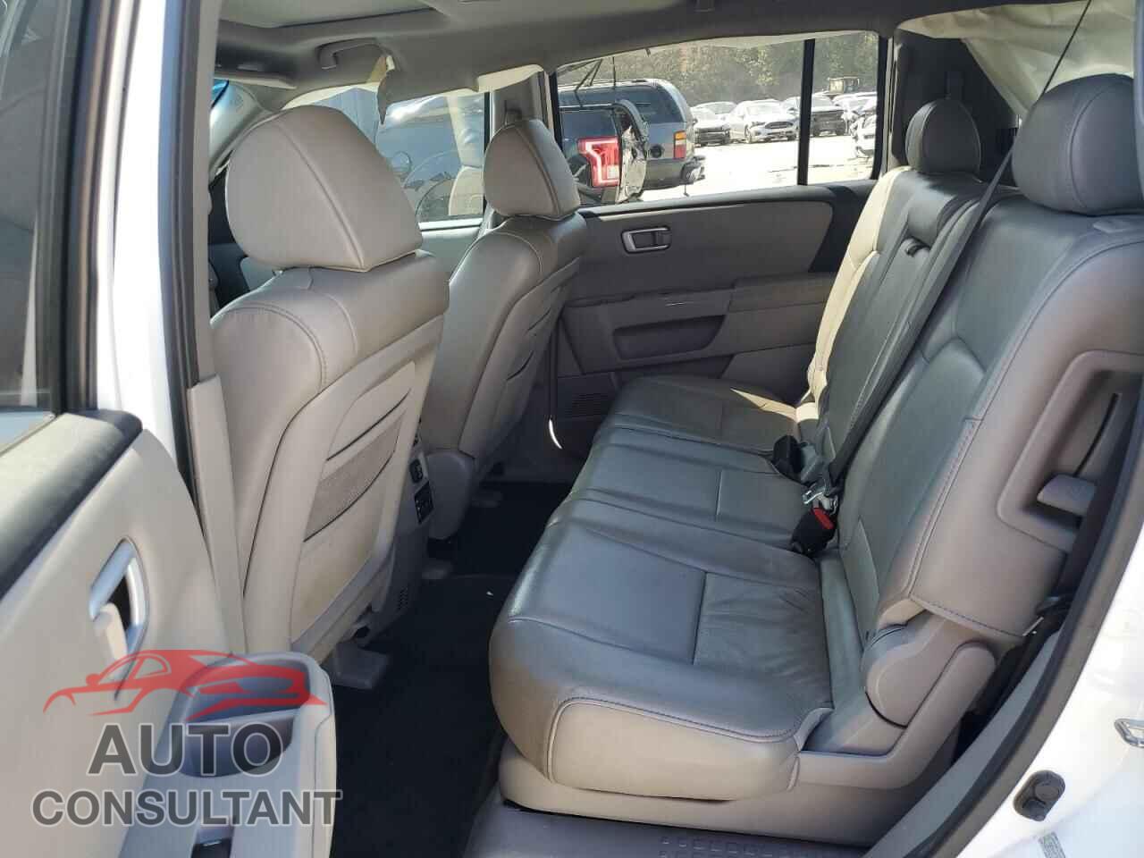HONDA PILOT 2011 - 5FNYF3H69BB017556