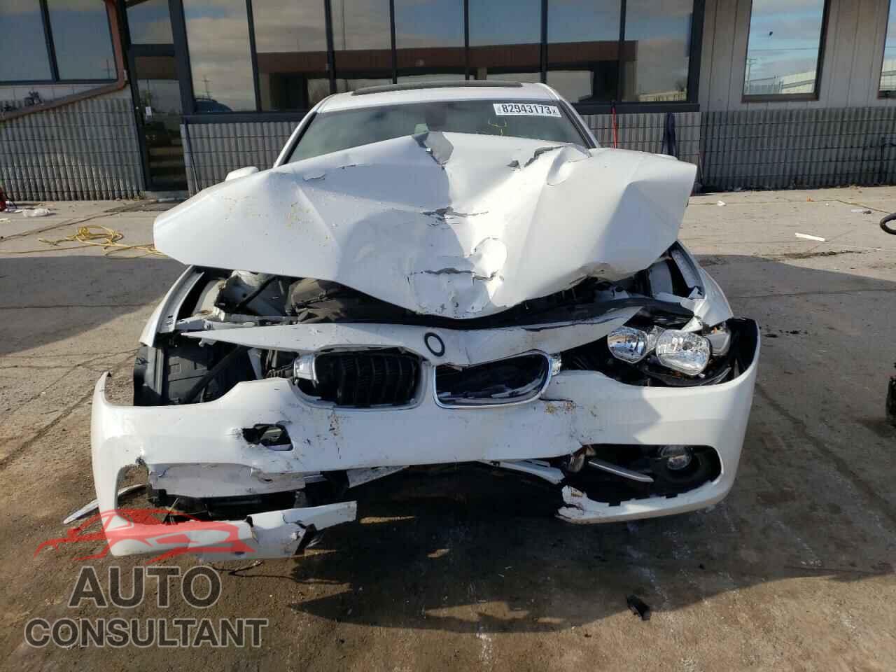 BMW 3 SERIES 2016 - WBA8E3G51GNU04555