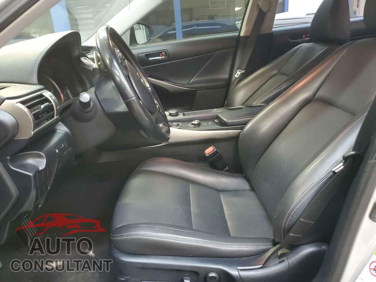 LEXUS IS 2016 - JTHBA1D28G5001996