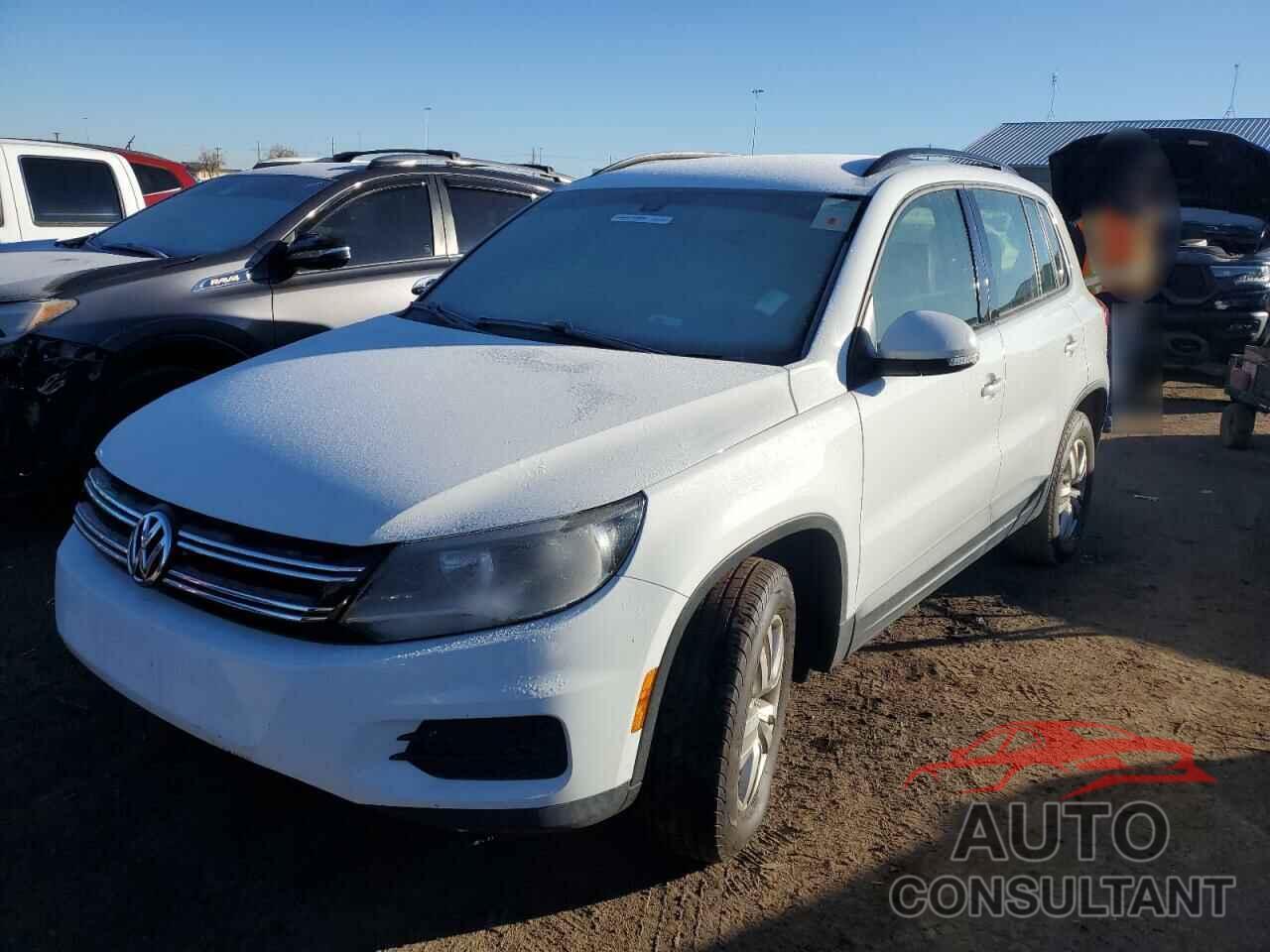 VOLKSWAGEN TIGUAN 2017 - WVGBV7AX7HK018635