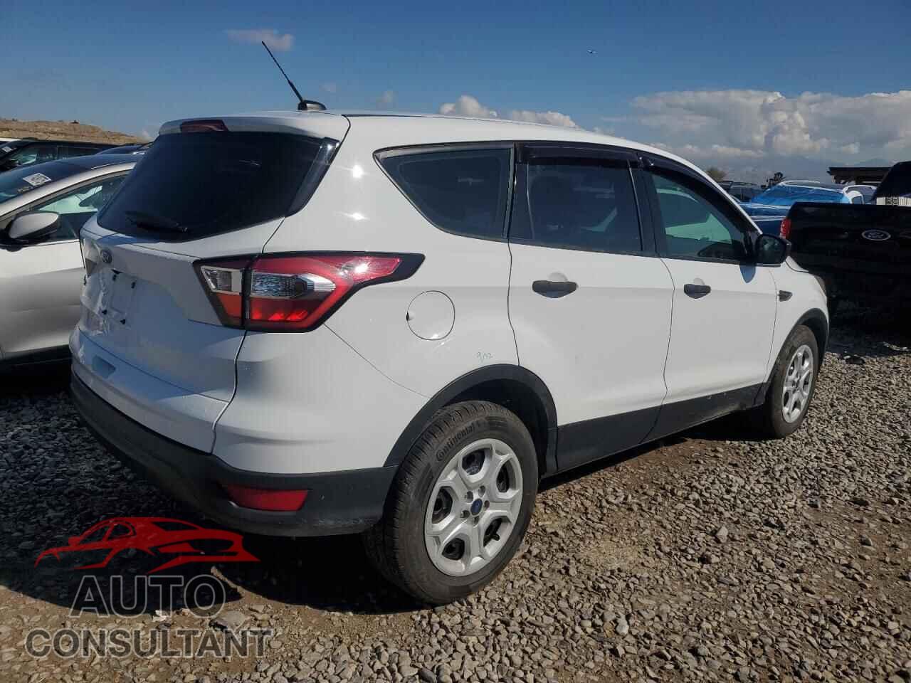FORD ESCAPE 2017 - 1FMCU0F76HUC39736