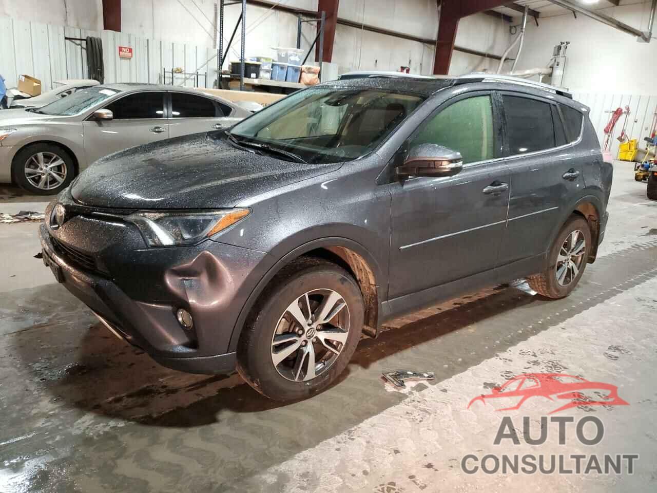 TOYOTA RAV4 2017 - JTMRFREV1HJ704549